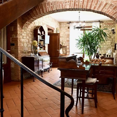 Residenza Le Logge Bed & Breakfast Gubbio Luaran gambar
