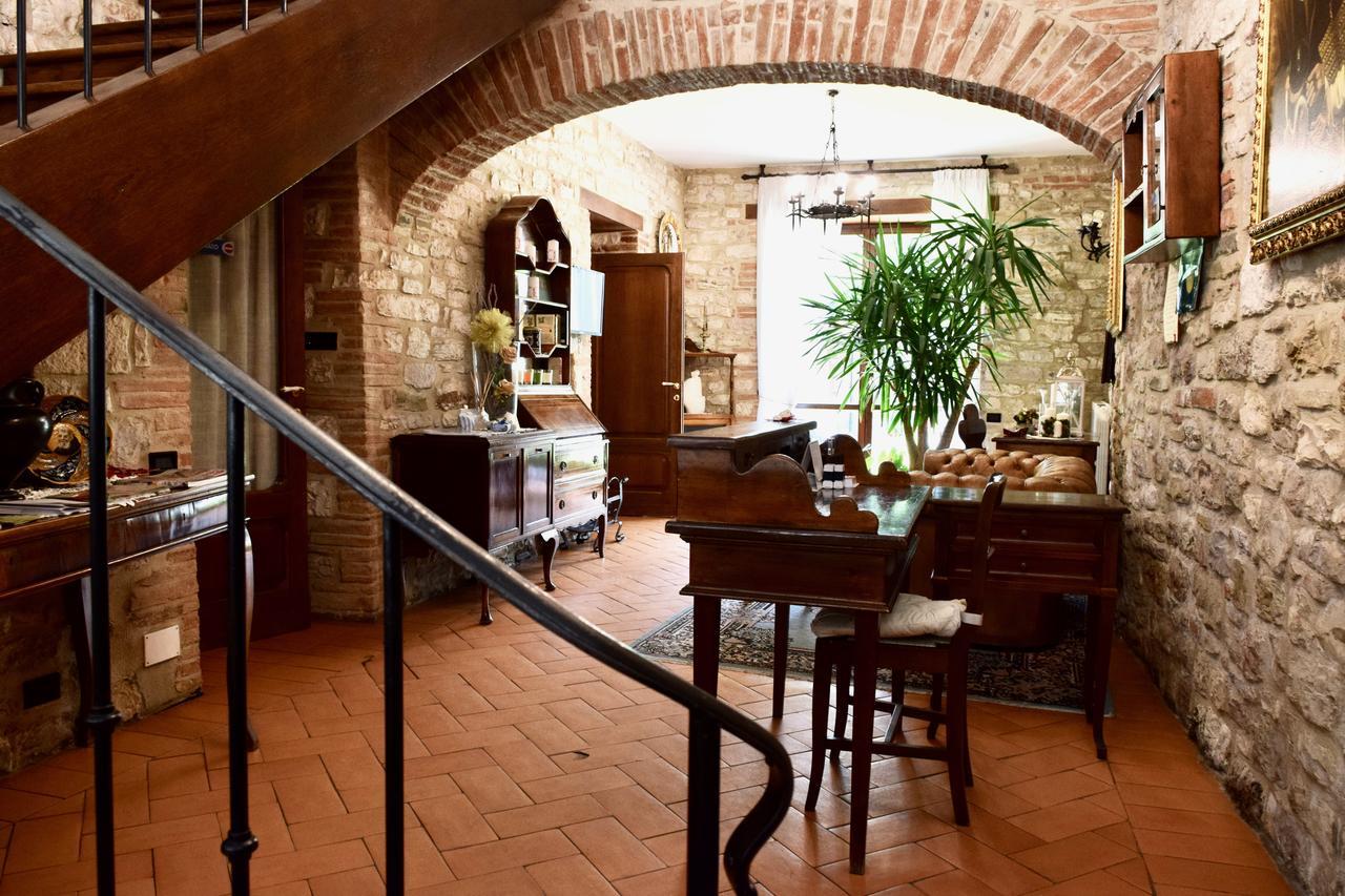 Residenza Le Logge Bed & Breakfast Gubbio Luaran gambar